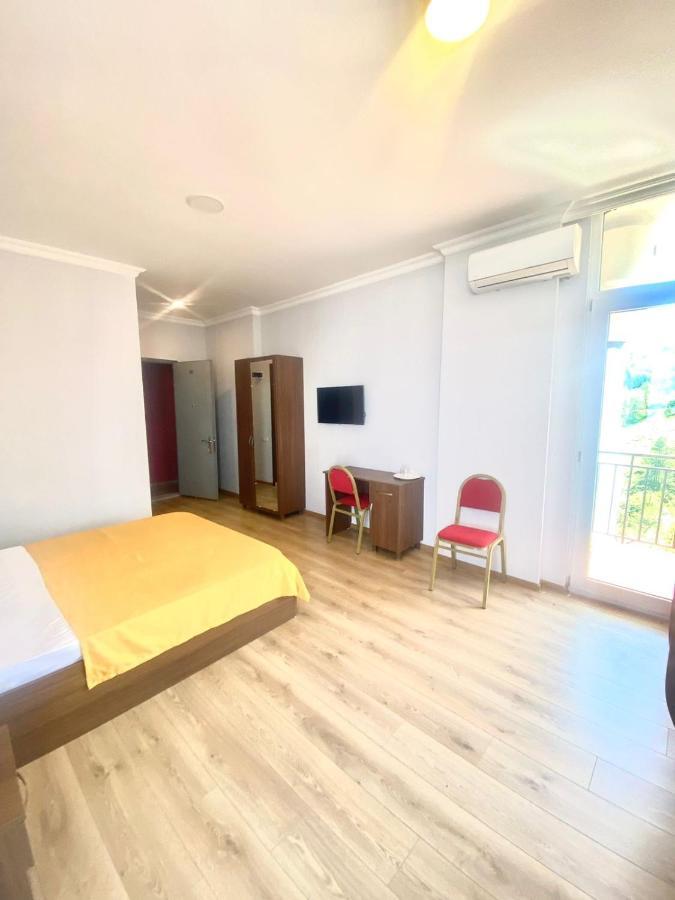 Mimino Aparthotel Batumi Exteriör bild