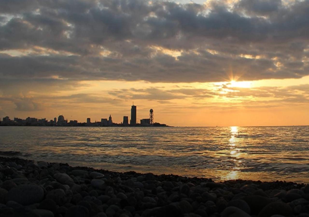 Mimino Aparthotel Batumi Exteriör bild